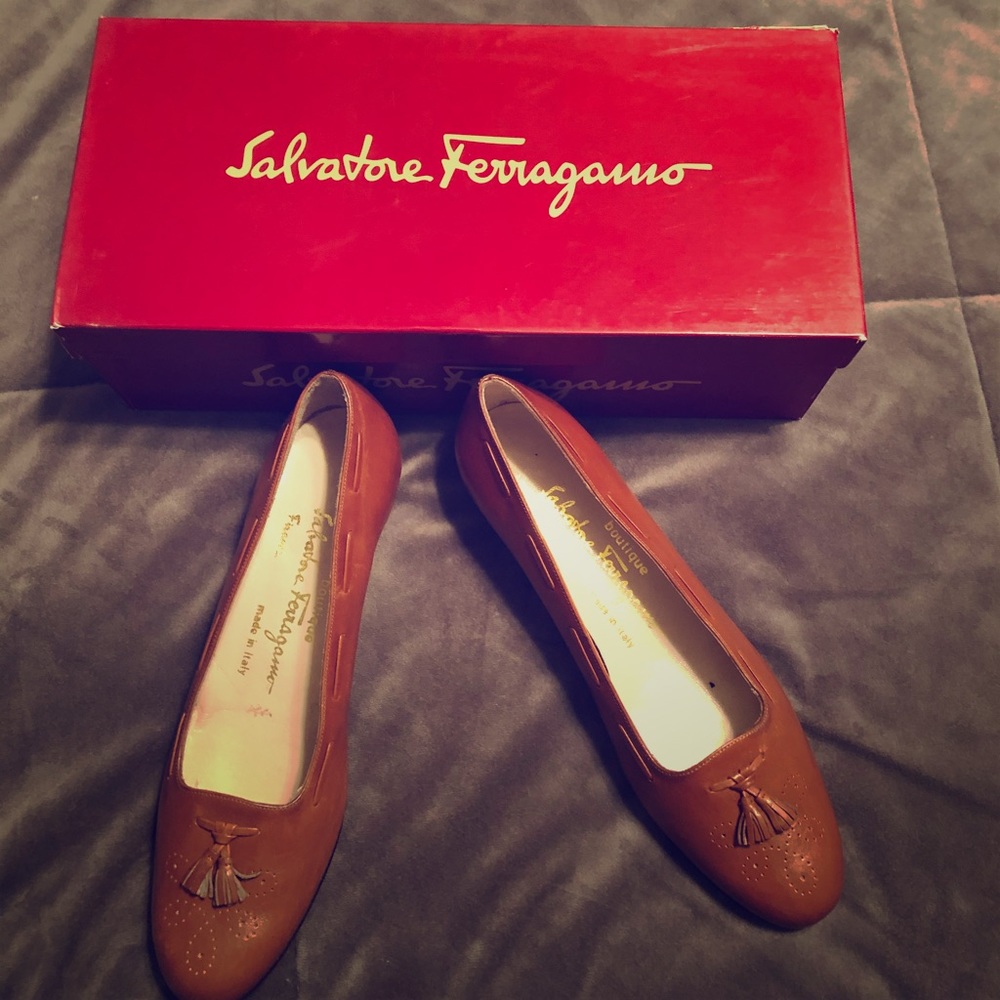 Women’s 6.5 Salvatore Ferragamo Dress shoes